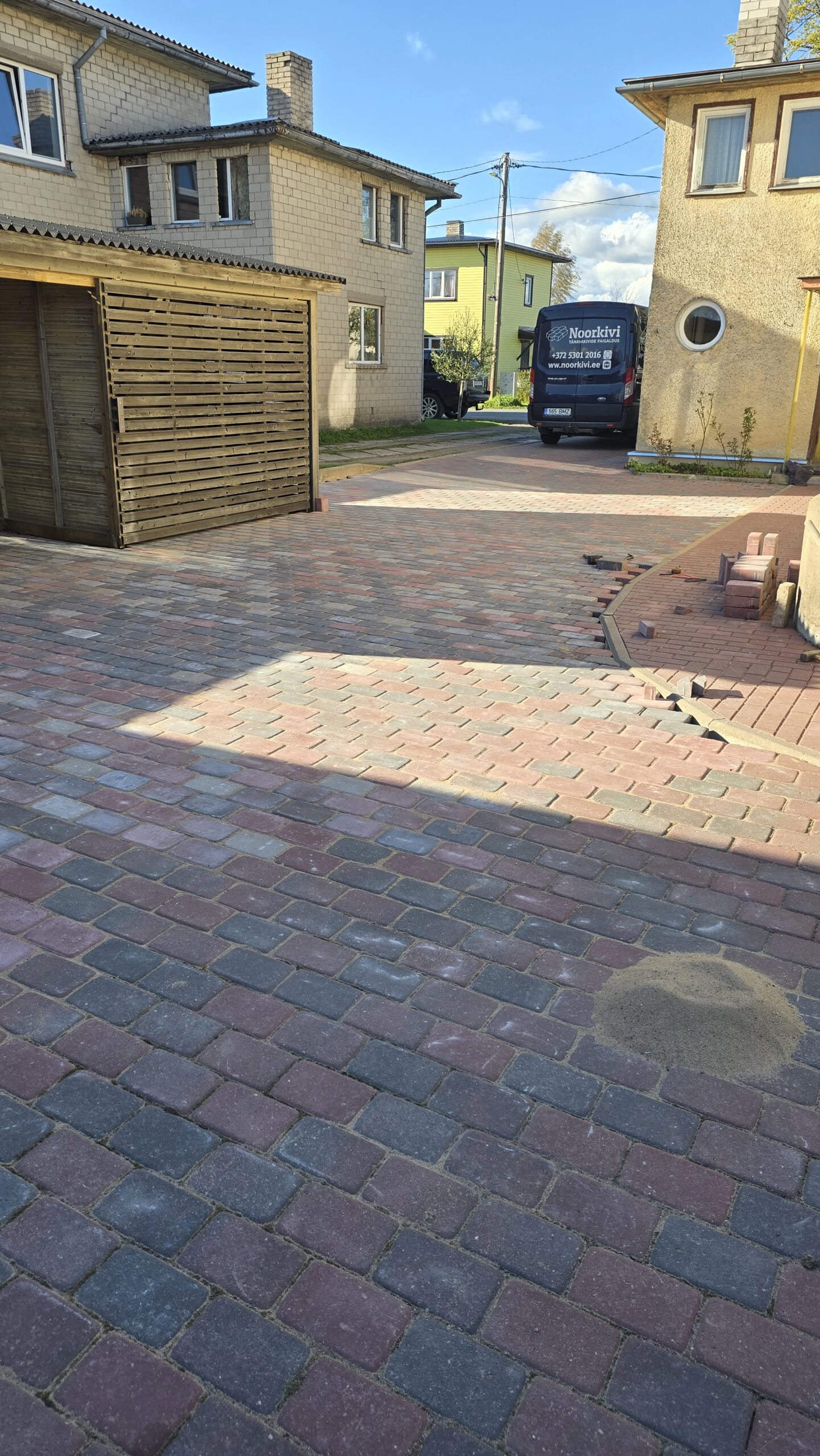 Karjala mõisakivist parkla